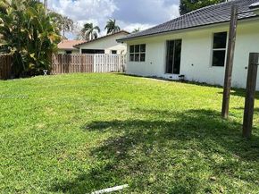 427 SW 169th Ter, Weston FL 33326