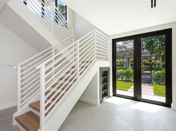 101 SW 25th Rd, Miami FL 33129