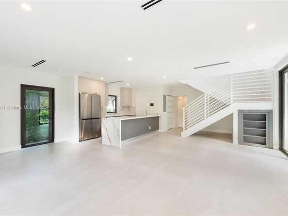 101 SW 25th Rd, Miami FL 33129