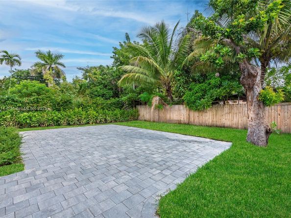 101 SW 25th Rd, Miami FL 33129
