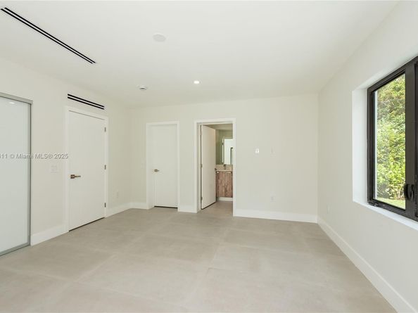 101 SW 25th Rd, Miami FL 33129