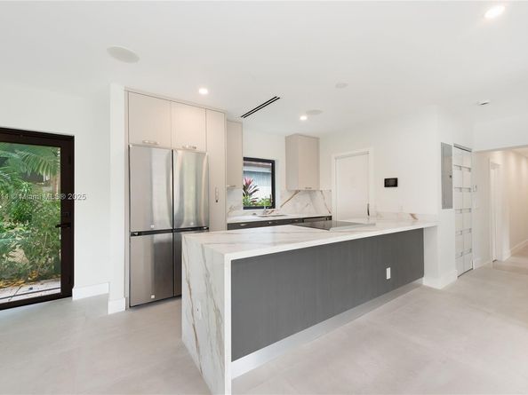 101 SW 25th Rd, Miami FL 33129