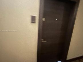 20515 E Country Club Dr 1042, Aventura FL 33180