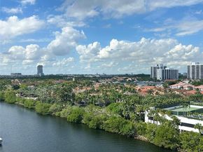 20515 E Country Club Dr 1042, Aventura FL 33180