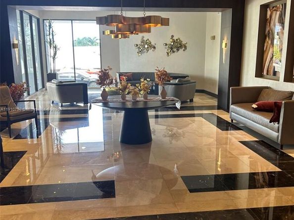 20515 E Country Club Dr 1042, Aventura FL 33180