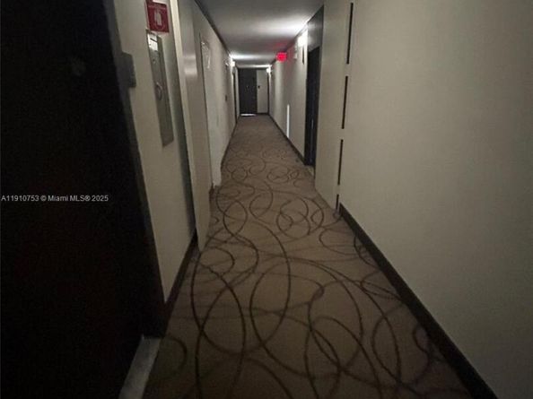 20515 E Country Club Dr 1042, Aventura FL 33180