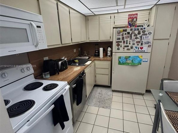 20515 E Country Club Dr 1042, Aventura FL 33180