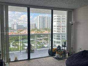 20515 E Country Club Dr 1042, Aventura FL 33180