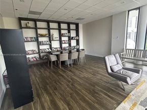 20515 E Country Club Dr 1042, Aventura FL 33180