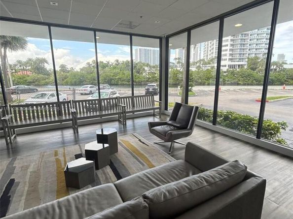 20515 E Country Club Dr 1042, Aventura FL 33180