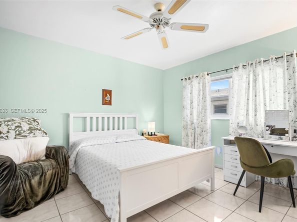 1050 Atlantic Shores Blvd 210, Hallandale Beach FL 33009