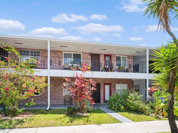 1050 Atlantic Shores Blvd 210, Hallandale Beach FL 33009