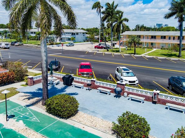 1050 Atlantic Shores Blvd 210, Hallandale Beach FL 33009