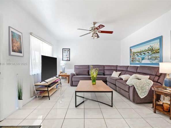 1050 Atlantic Shores Blvd 210, Hallandale Beach FL 33009