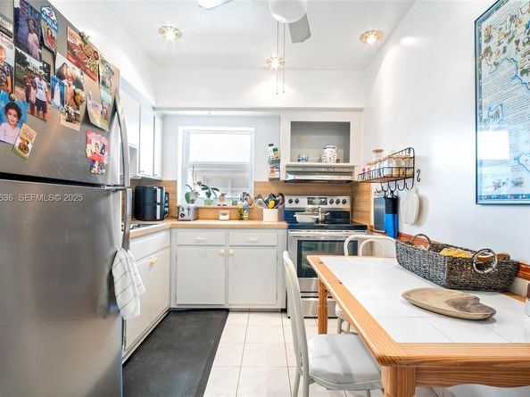 1050 Atlantic Shores Blvd 210, Hallandale Beach FL 33009