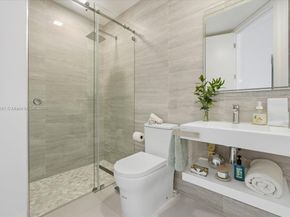1441 E Lacosta Dr E, Pembroke Pines FL 33027
