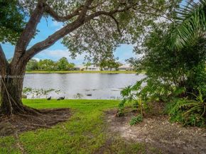 1441 E Lacosta Dr E, Pembroke Pines FL 33027