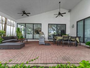 1441 E Lacosta Dr E, Pembroke Pines FL 33027