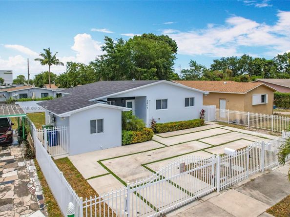 3041 NW 69th Ter, Miami FL 33147