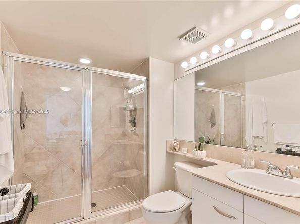 2080 S Ocean Dr 506, Hallandale Beach FL 33009