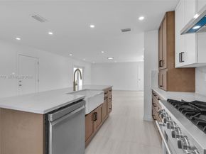 9990 Broad Channel Dr, Cutler Bay FL 33157