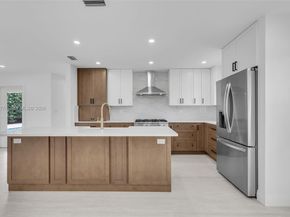 9990 Broad Channel Dr, Cutler Bay FL 33157