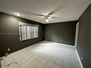 3280 Spanish Moss Ter 213, Lauderhill FL 33319