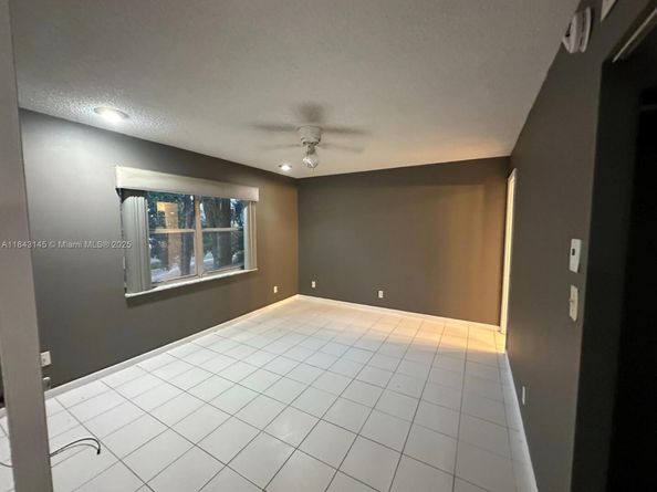 3280 Spanish Moss Ter 213, Lauderhill FL 33319
