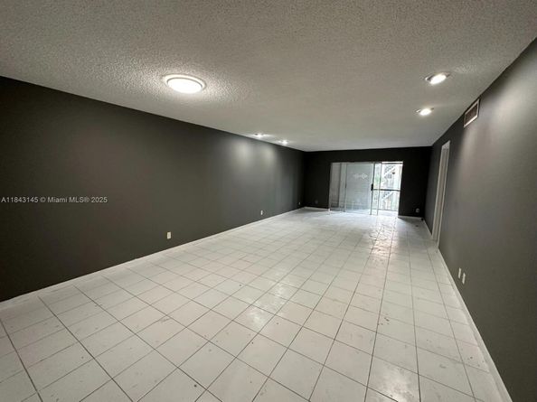 3280 Spanish Moss Ter 213, Lauderhill FL 33319