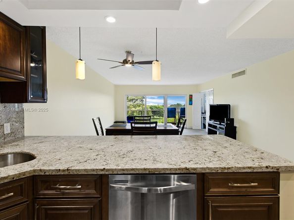 3050 N Palm Aire Dr 501, Pompano Beach FL 33069