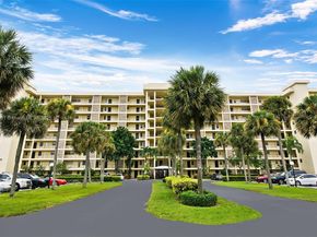 3050 N Palm Aire Dr 501, Pompano Beach FL 33069