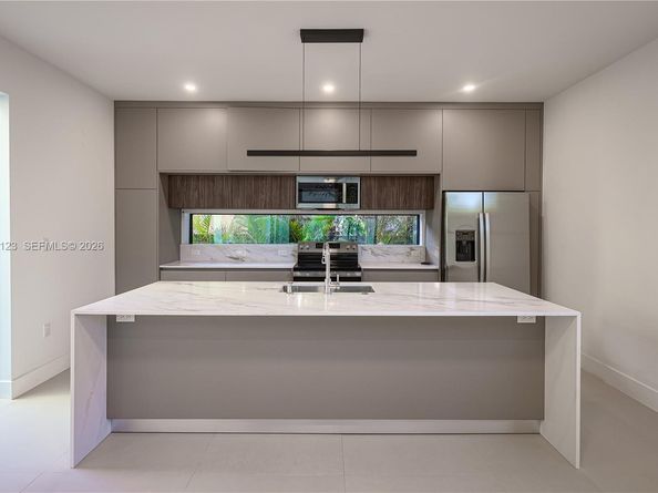 5802 NW 5th Av, Miami FL 33127