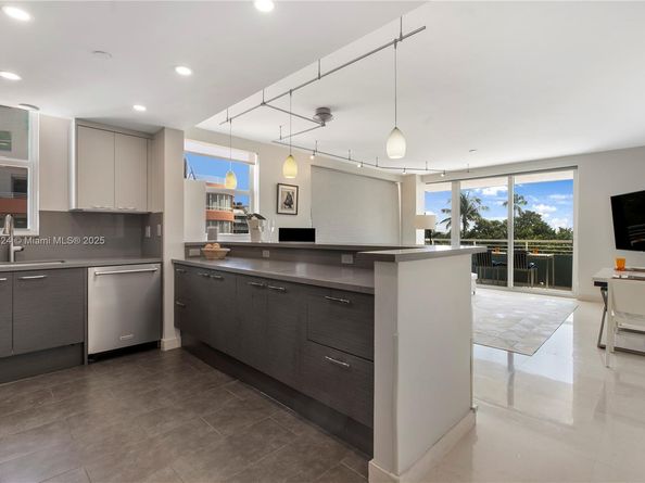 200 Ocean Dr 5D, Miami Beach FL 33139