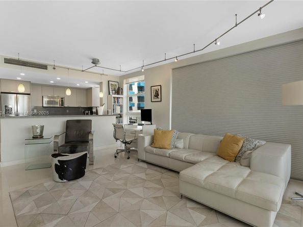 200 Ocean Dr 5D, Miami Beach FL 33139