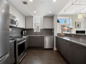 200 Ocean Dr 5D, Miami Beach FL 33139