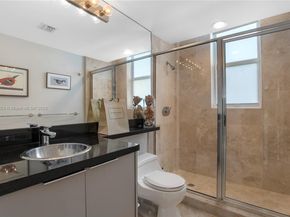 200 Ocean Dr 5D, Miami Beach FL 33139