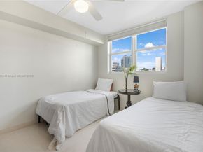 200 Ocean Dr 5D, Miami Beach FL 33139