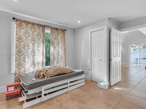 10930 SW 75th St, Miami FL 33173