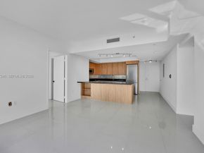 92 SW 3rd St 3904, Miami FL 33130