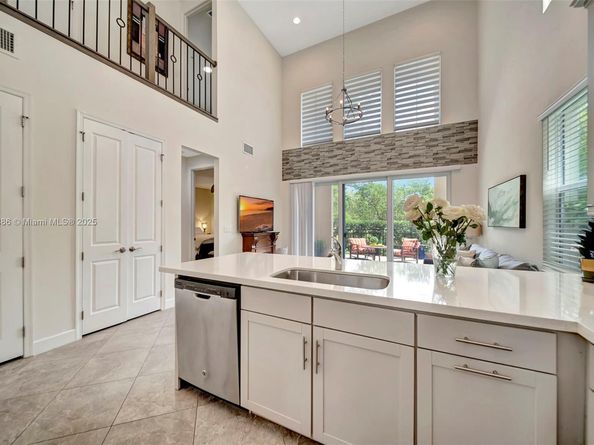 2962 NW 124th Way, Sunrise FL 33323