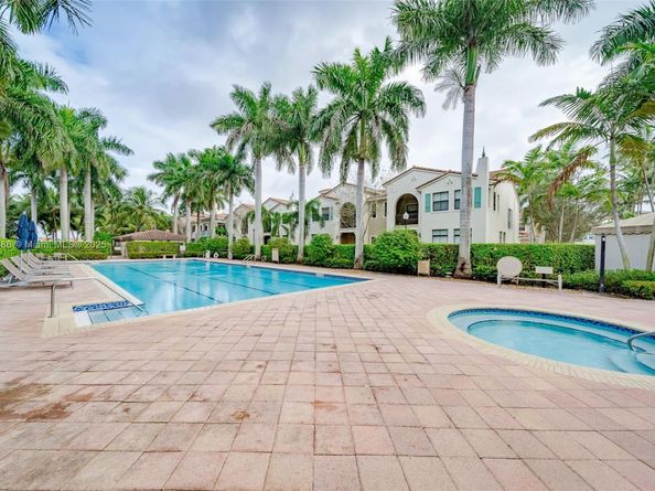 2962 NW 124th Way, Sunrise FL 33323