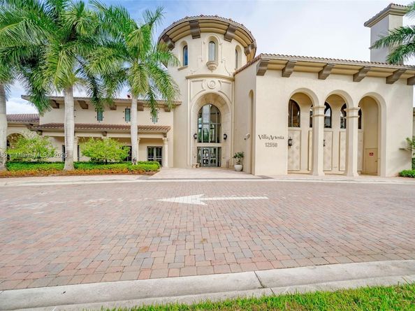 2962 NW 124th Way, Sunrise FL 33323