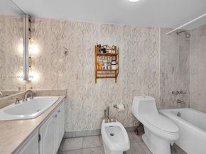 265 Grapetree Dr 110, Key Biscayne FL 33149