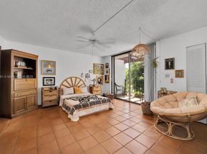 265 Grapetree Dr 110, Key Biscayne FL 33149