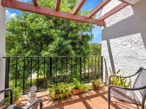 265 Grapetree Dr 110, Key Biscayne FL 33149