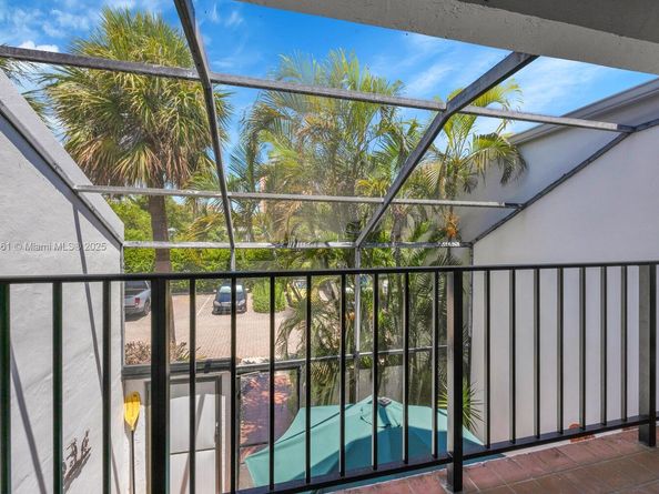 265 Grapetree Dr 110, Key Biscayne FL 33149
