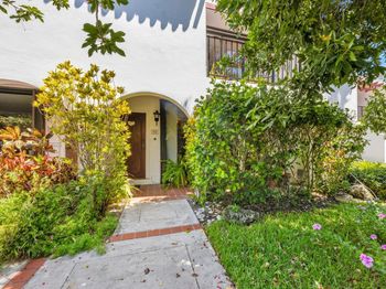 265 Grapetree Dr