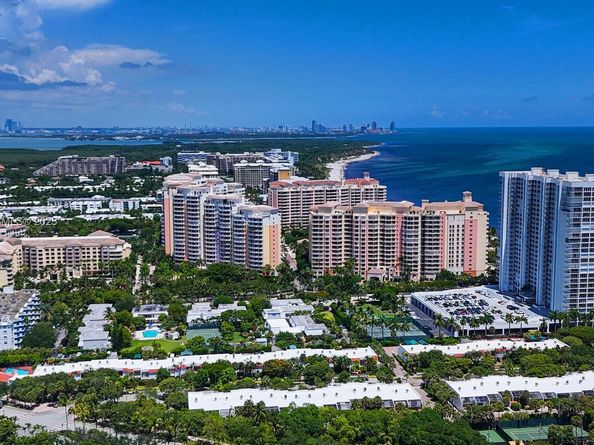 265 Grapetree Dr 110, Key Biscayne FL 33149