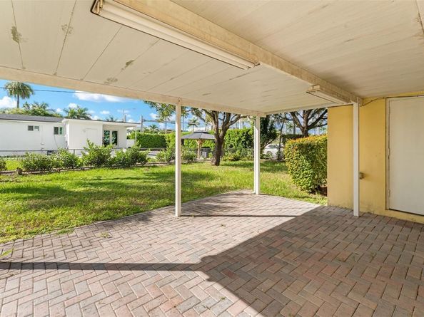 8670 SW 27th Ln, Miami FL 33155