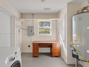 8670 SW 27th Ln, Miami FL 33155